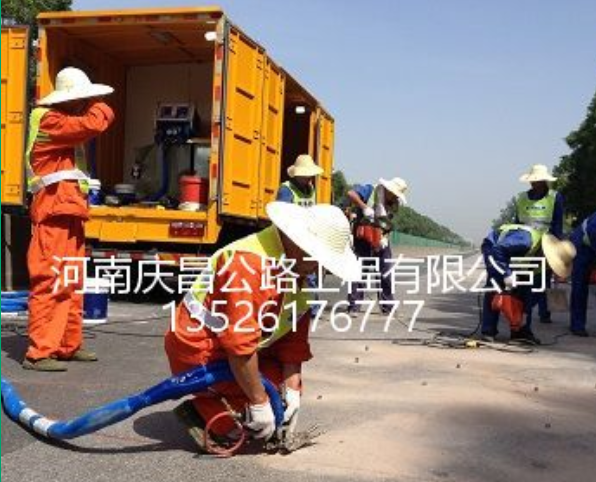 公路壓漿施工隊：公路為何需要養(yǎng)護？